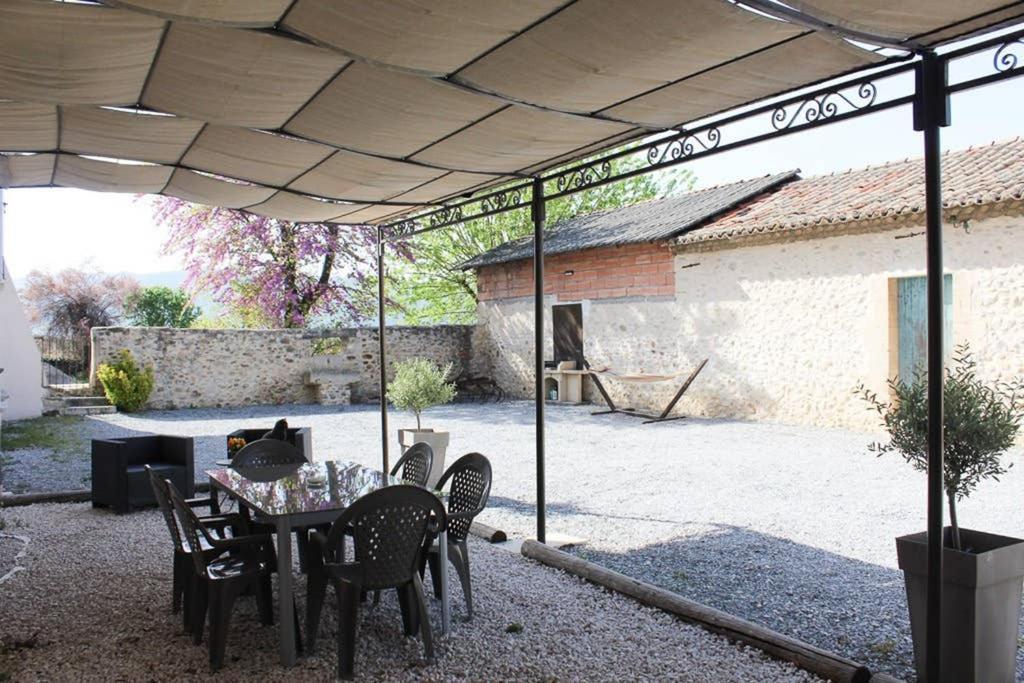 Le Gite Du Jas Vieux Montfort  Exterior foto